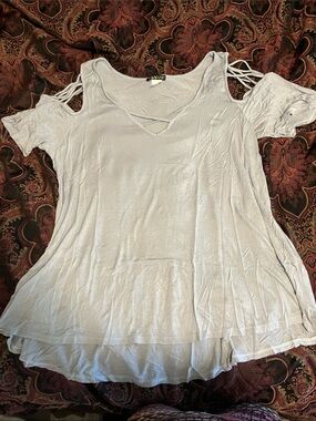 VENUS Light Gray Cold-Shoulder Tunic with Crisscross Neckline
